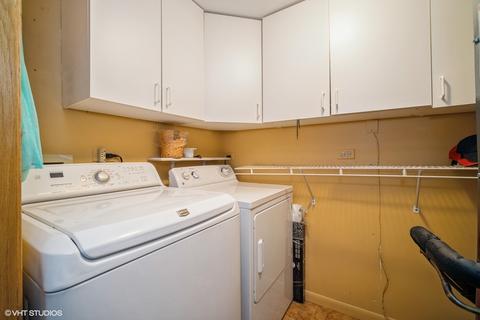 555 S River Rd #707, Des Plaines, IL 60016 photo 12