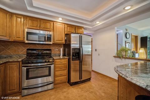 555 S River Rd #707, Des Plaines, IL 60016 photo 5