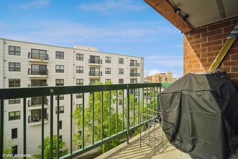 555 S River Rd #707, Des Plaines, IL 60016 photo 13