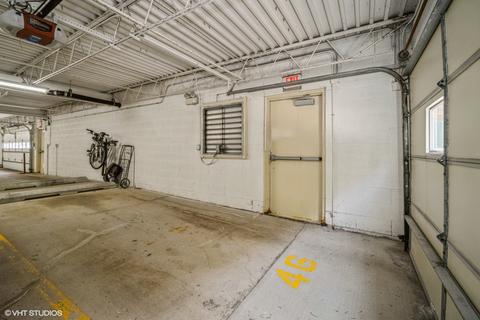 555 S River Rd #707, Des Plaines, IL 60016 photo 14