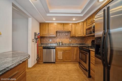 555 S River Rd #707, Des Plaines, IL 60016 photo 6
