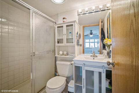 555 S River Rd #707, Des Plaines, IL 60016 photo 11