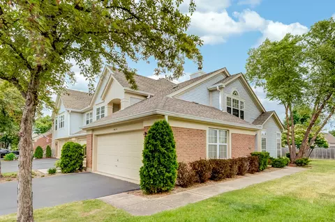 410 Cromwell Cir #4, Bartlett, IL 60103