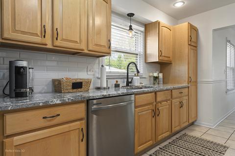 1020 S Mitchell Ave, Elmhurst, IL 60126 photo 5