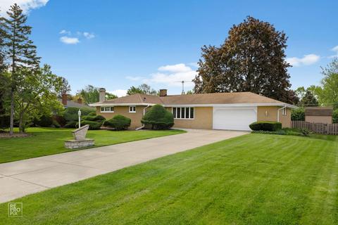 9 Prospect Dr, Prospect Heights, IL 60070
