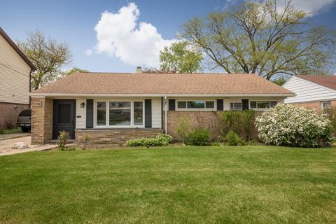 936 E Villa Dr, Des Plaines, IL 60016