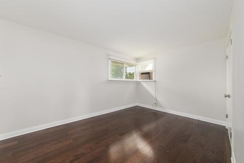 936 E Villa Dr, Des Plaines, IL 60016 photo 16