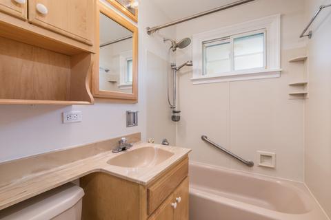 936 E Villa Dr, Des Plaines, IL 60016 photo 8