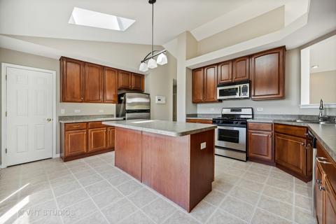 2349 Summerlin Dr, Aurora, IL 60503 photo 7