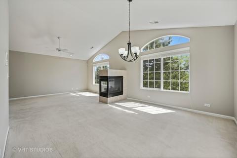 2349 Summerlin Dr, Aurora, IL 60503 photo 4