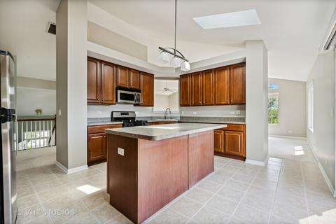2349 Summerlin Dr, Aurora, IL 60503 photo 6