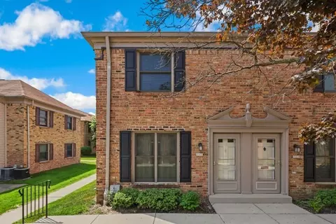 1771 Sessions Walk, Hoffman Estates, IL 60169 photo 1