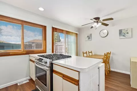 1771 Sessions Walk, Hoffman Estates, IL 60169 photo 8