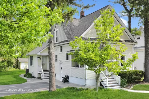 631 W Wesley St, Wheaton, IL 60187