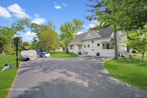 631 W Wesley St, Wheaton, IL 60187 photo 23
