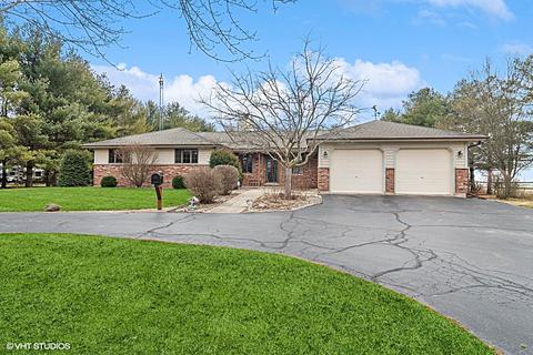 2876 N 4650th Rd, Sandwich, IL 60548