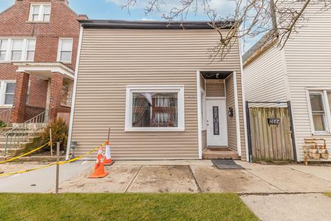 2645 W 43rd St, Chicago, IL 60632