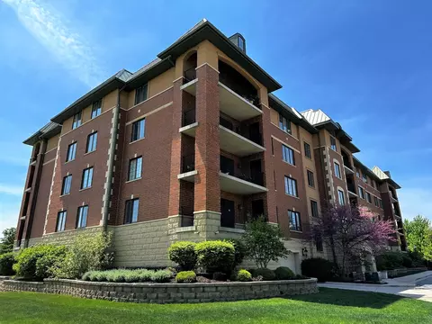 15630 Park Station Blvd #401, Orland Park, IL 60462