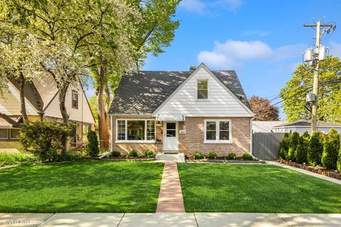 2313 Lee St, Evanston, IL 60202