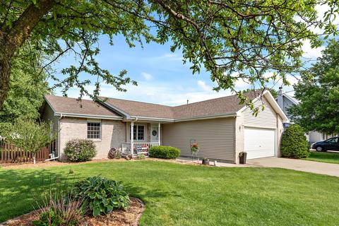 525 S Walnut St, Manteno, IL 60950