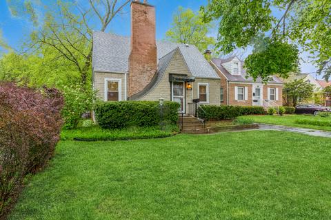 8451 Harms Rd, Skokie, IL 60077