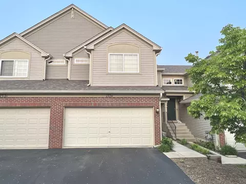213 Nicole Dr #D, South Elgin, IL 60177