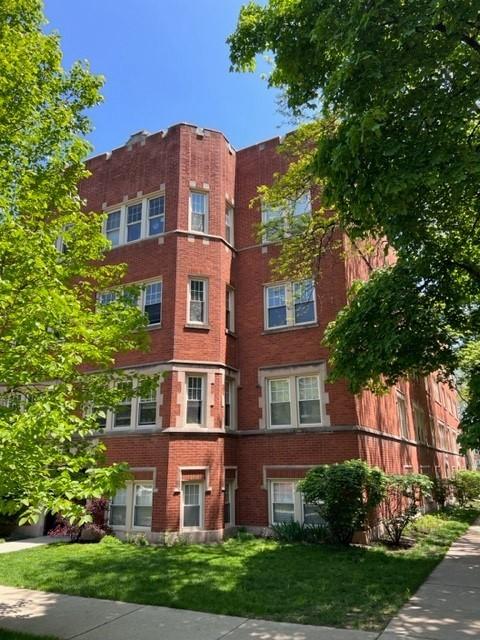 2050 W Jarvis Ave #2, Chicago, IL 60645