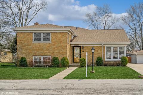 4631 W Lake Ave, Glenview, IL 60025