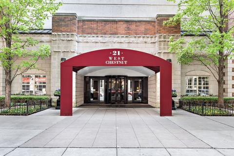 21 W Chestnut St #1308, Chicago, IL 60610