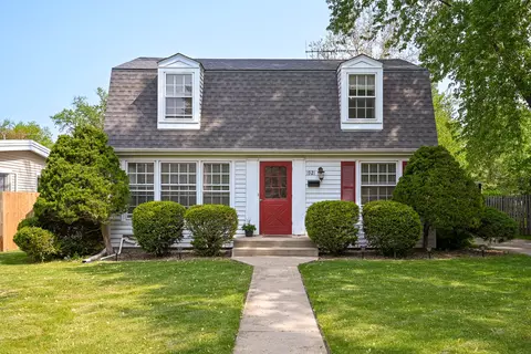 1921 E Willow Ave, Wheaton, IL 60187 photo 1