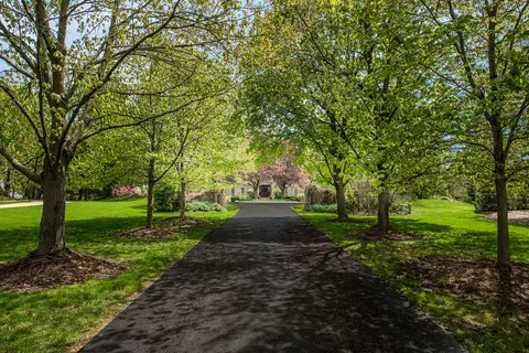 55 Stratham Cir, North Barrington, IL 60010
