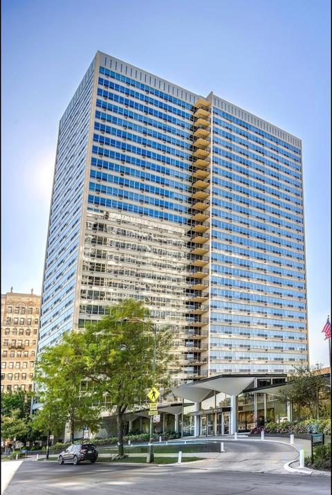 3550 N Lake Shore Dr #1817, Chicago, IL 60657