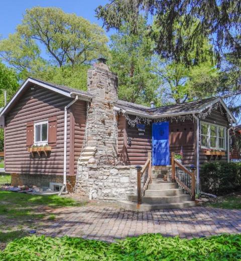 27686 W Rowe Ave, Spring Grove, IL 60081