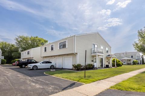 192 Mary Ct #B, Bartlett, IL 60103