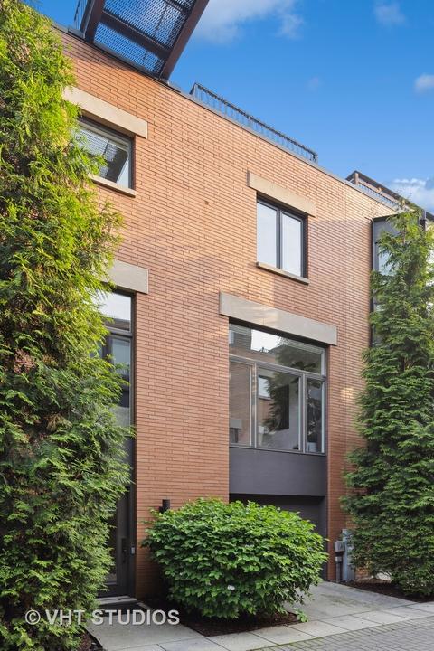 1439 N Cleveland Ave #B, Chicago, IL 60610
