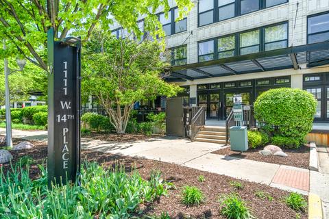 1111 W 14th Pl #320, Chicago, IL 60608