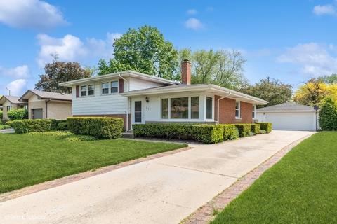 617 N Wilshire Ln, Arlington Heights, IL 60004