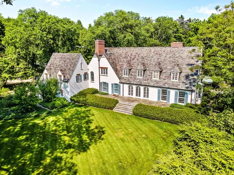 195 E Onwentsia Rd, Lake Forest, IL 60045