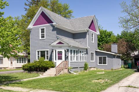 103 W Burbank St, Harvard, IL 60033