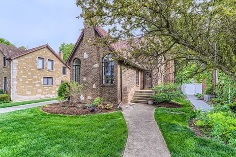 380 E May St, Elmhurst, IL 60126