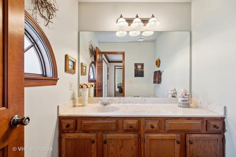 5 Chestnut Ct, Cary, IL 60013 photo 16
