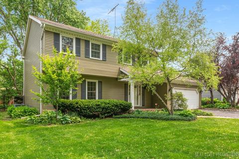 105 Winthrop Ln, Geneva, IL 60134