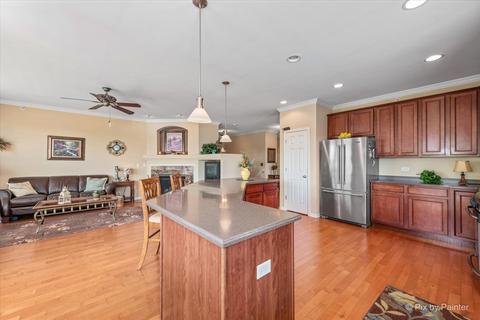 1884 Eton Dr, Hoffman Estates, IL 60192 photo 11