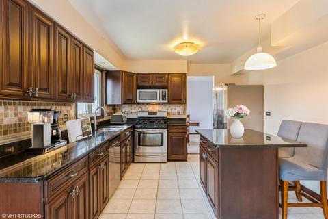 708 Linden Ct, Itasca, IL 60143 photo 2