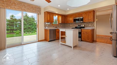 10121 Lancaster Dr, Mokena, IL 60448 photo 11