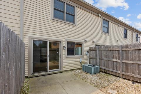 1790 Sessions Walk, Hoffman Estates, IL 60169 photo 17
