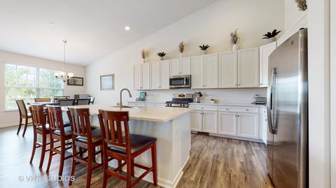 5841 Fairview Ln, Hoffman Estates, IL 60192 photo 4