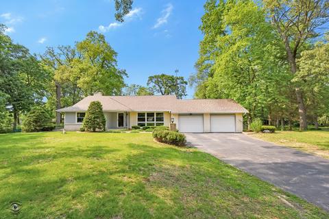 4995 Oakridge Dr, Saint Anne, IL 60964