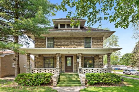 907 S 5th Ave, Kankakee, IL 60901