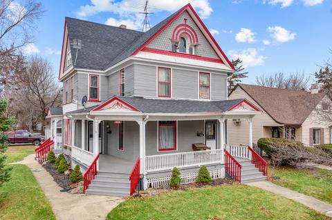 438 S 1st St, West Dundee, IL 60118